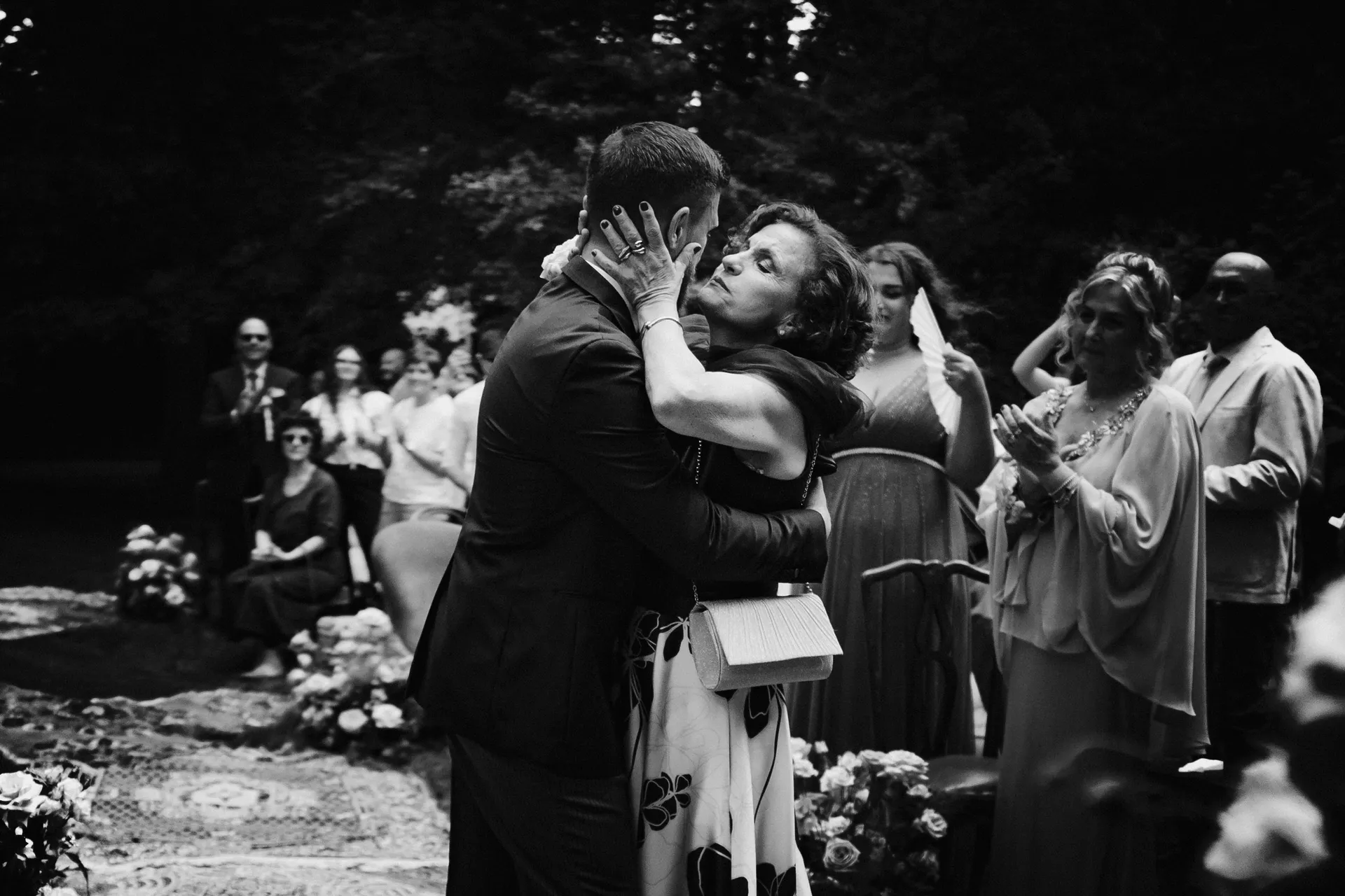 Fotografa di matrimoni intimi